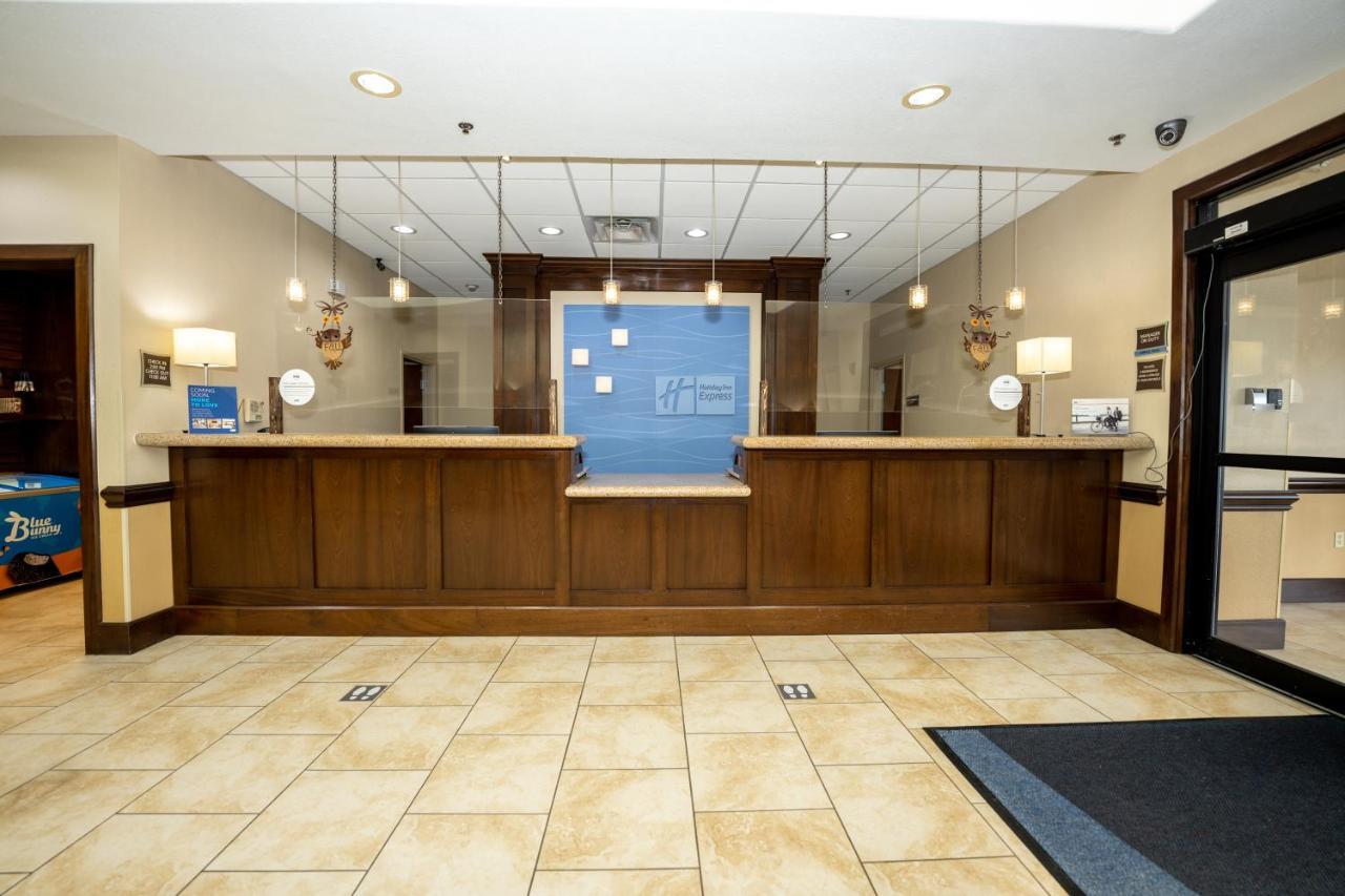 Express & By Ihg