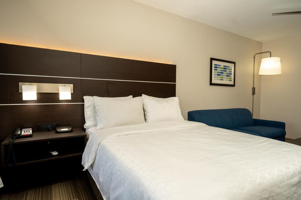 Express & By Ihg Deer Park